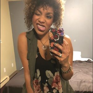 Meet your Posher, Victoria